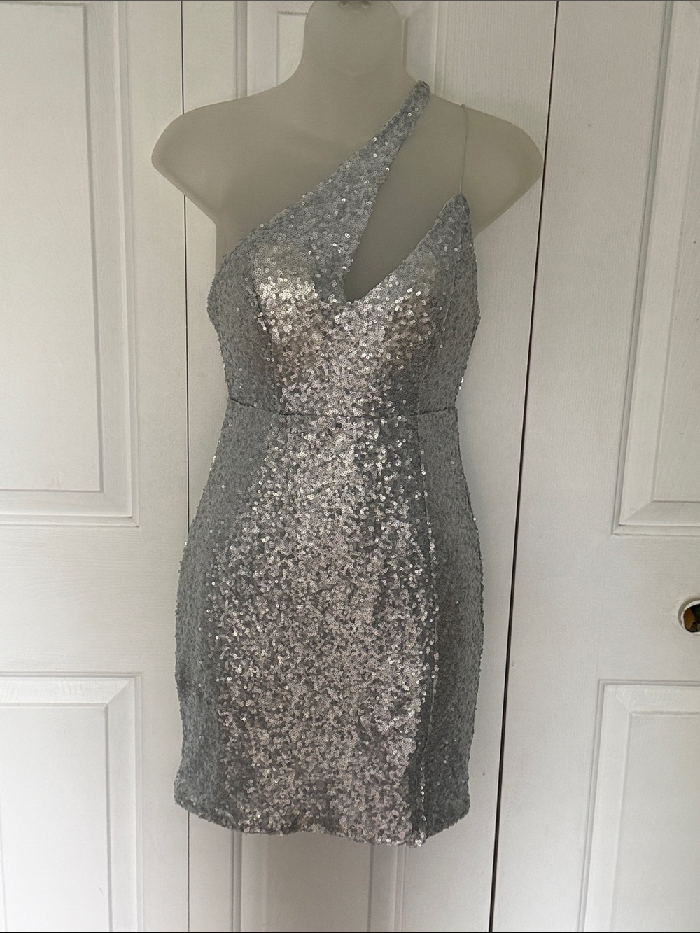 Hello Molly Sz S Silver Sequin One-Shoulder Mini Dress NWT B39
